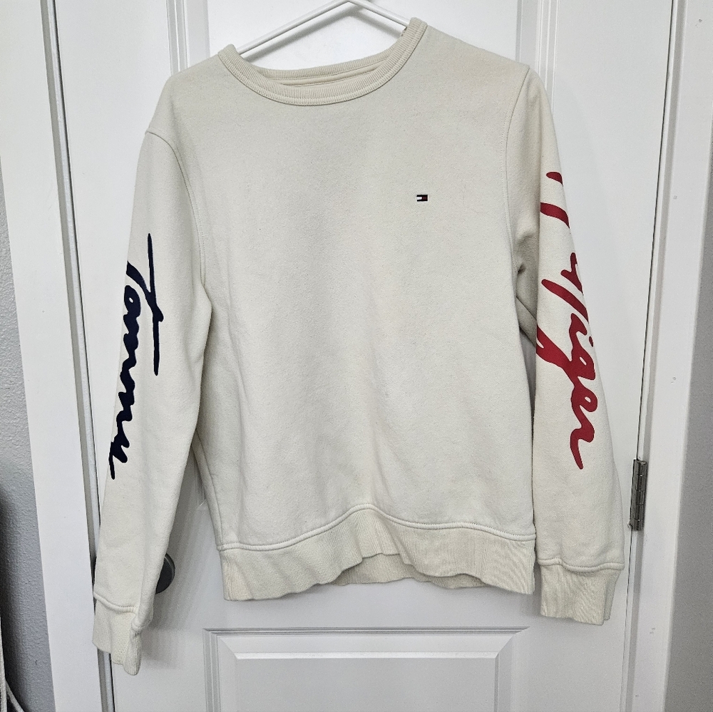 Rare Unisex Tommy Hilfiger Off-White Crewneck Sweater with Navy and Red Accents